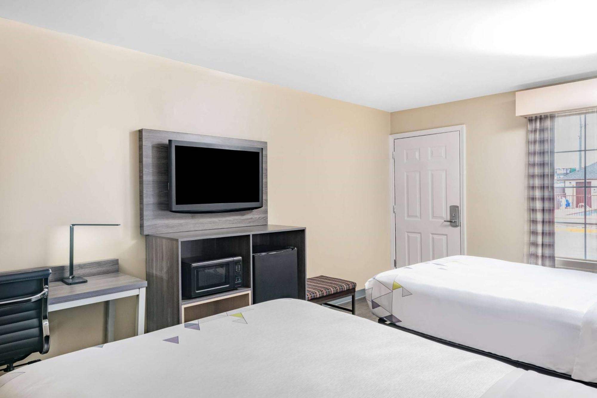 Baymont By Wyndham Commerce Ga Near Tanger Outlets Mall Exterior foto
