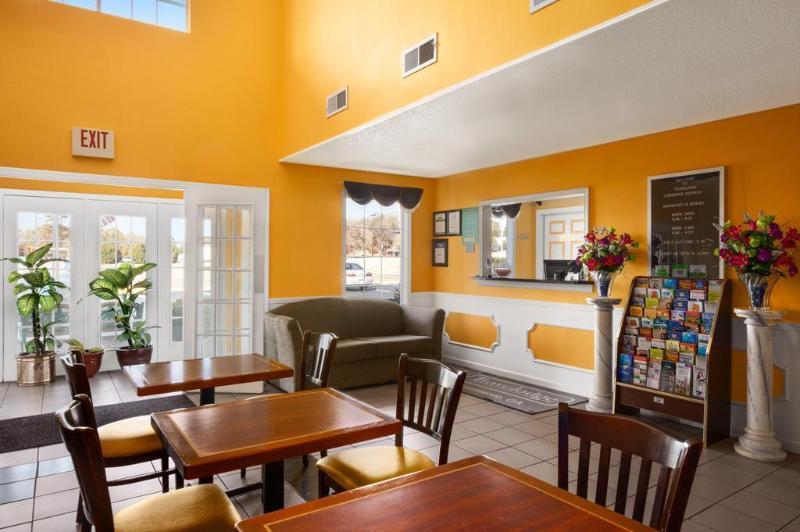 Baymont By Wyndham Commerce Ga Near Tanger Outlets Mall Exterior foto
